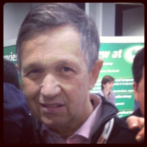 Congressman/Mayor/Councilman/Presidential candidate Dennis Vegan Kucinich!!! (Most people are not this happy to see me.)